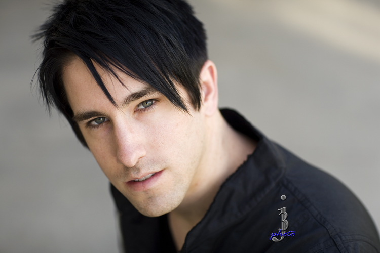 Male model photo shoot of Matt Reeves by j3_photo