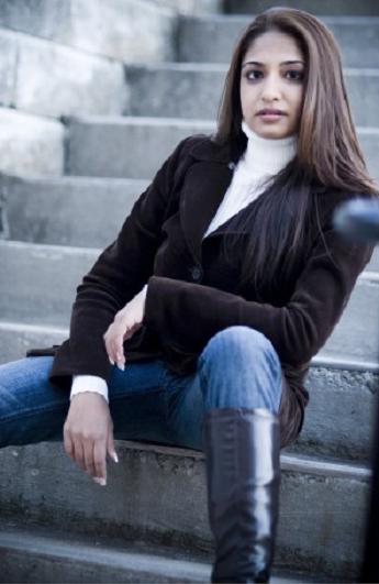 Female model photo shoot of Sonia Seernani