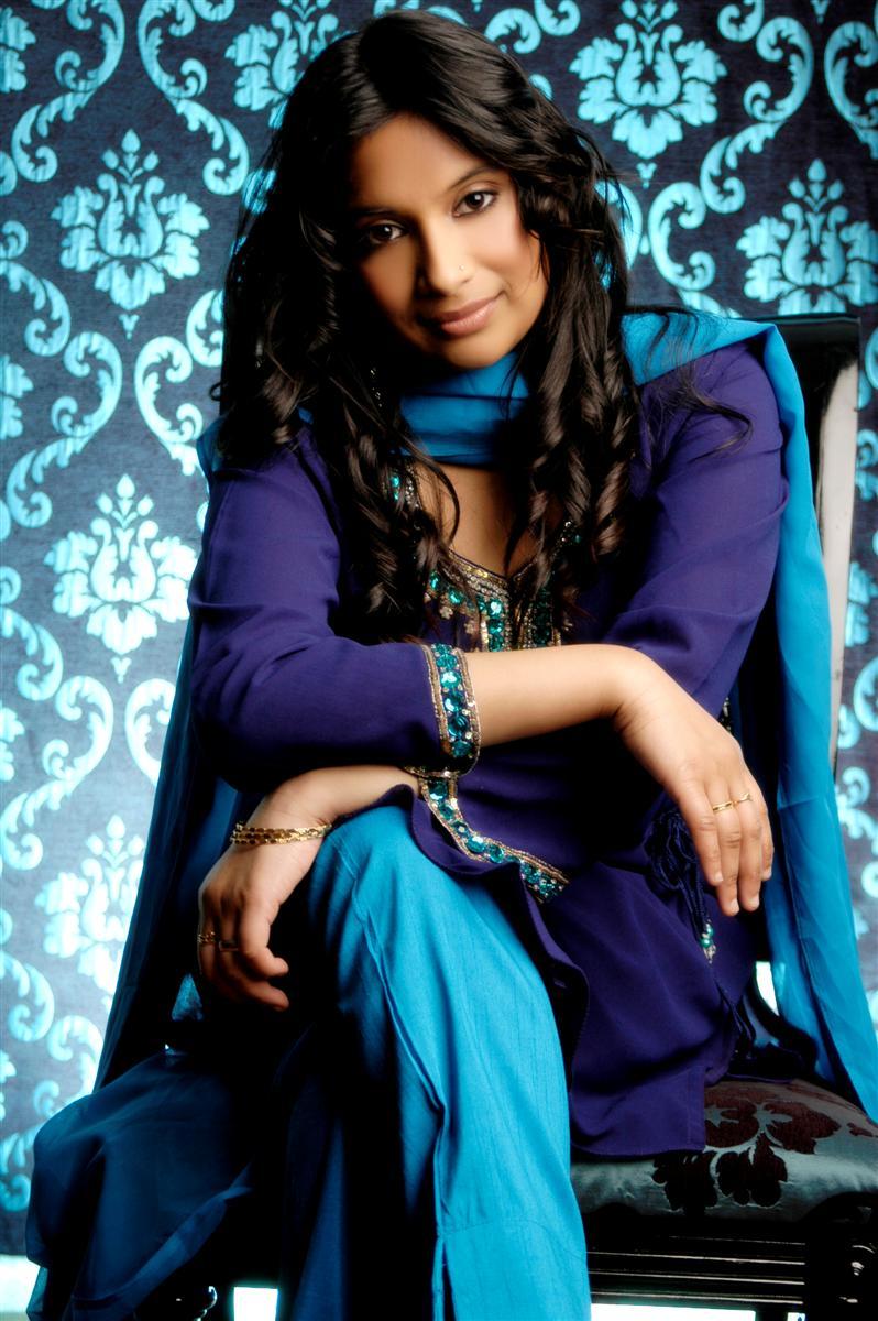 Female model photo shoot of Nera Jeyarajah