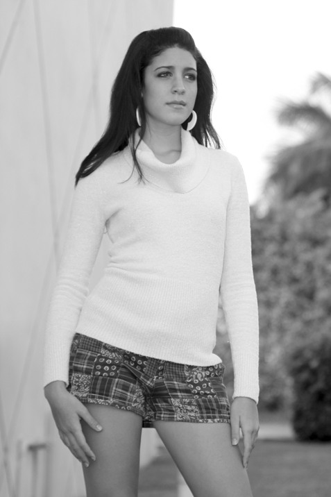 Female model photo shoot of marivi sanchez