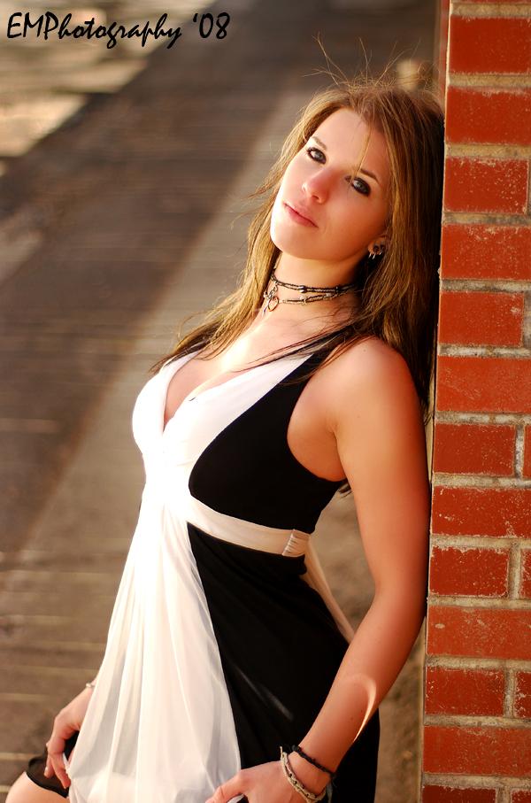 Female model photo shoot of Dallas Rayne by Evan Moodie Photography in EMPhotography