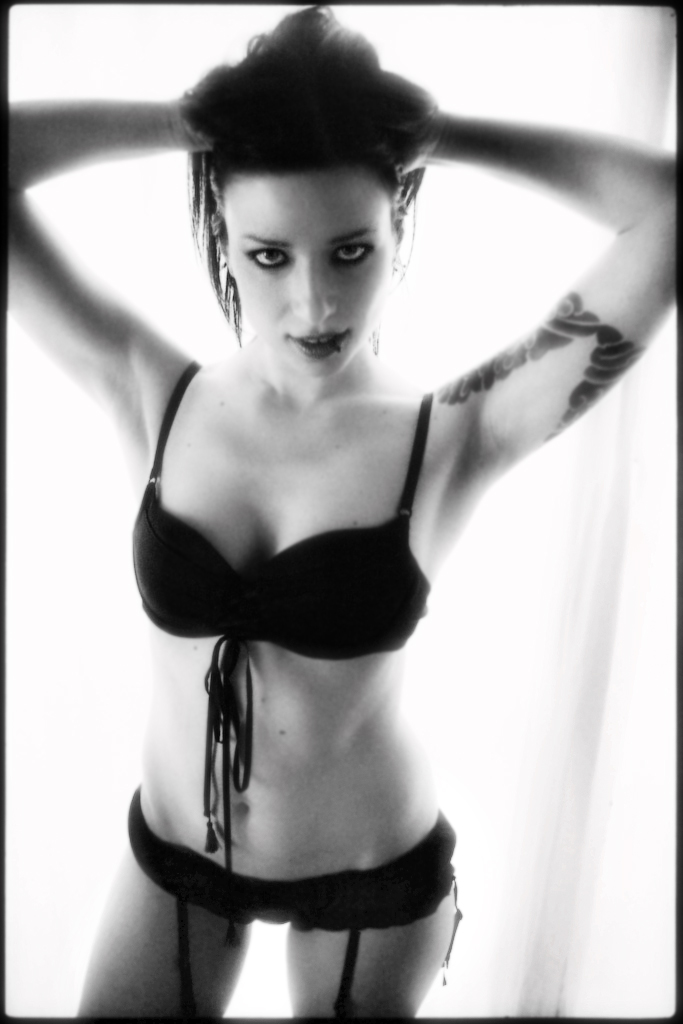 Female model photo shoot of Venom is online by zamario