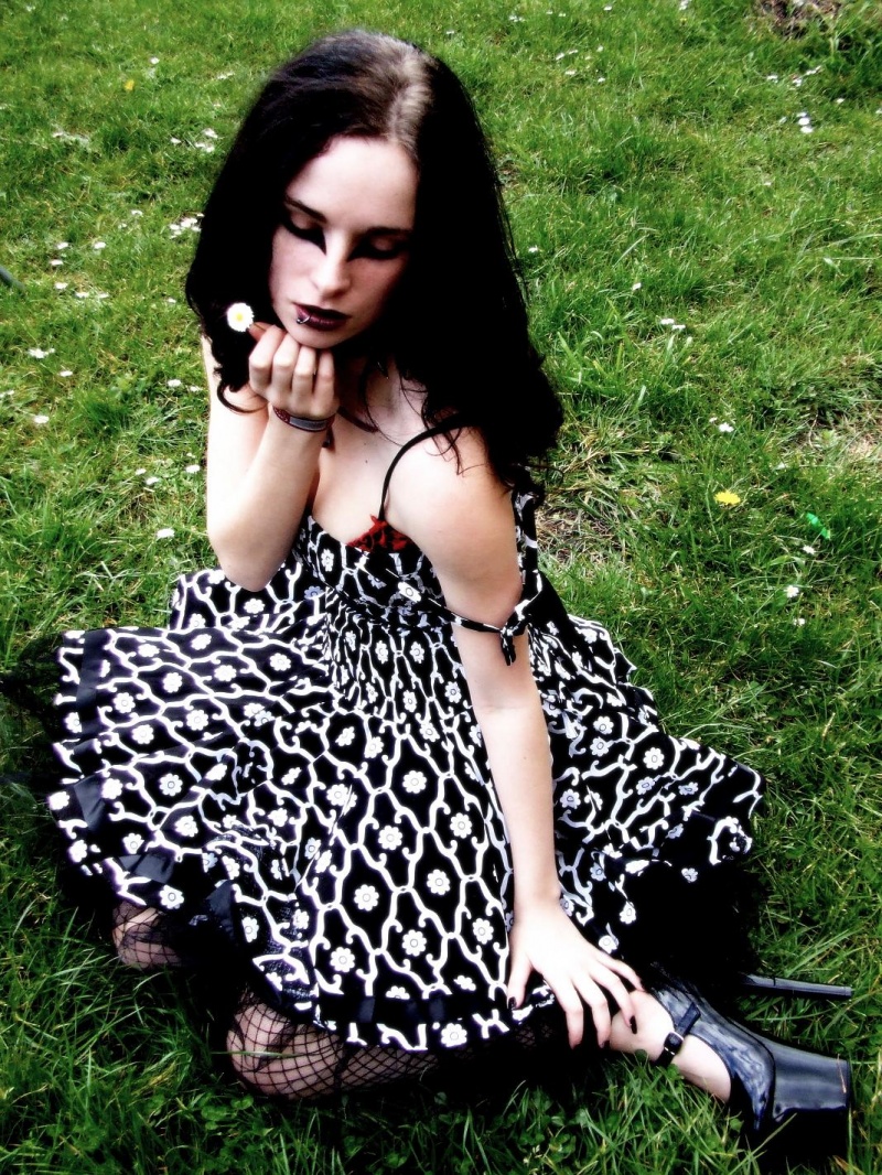Female model photo shoot of Xandria crow in Reading uk