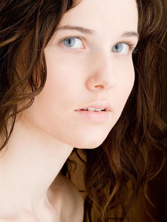 Female model photo shoot of Jenn Cavaricci by AndyS