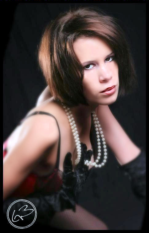 Female model photo shoot of Nicky Bednarczyk