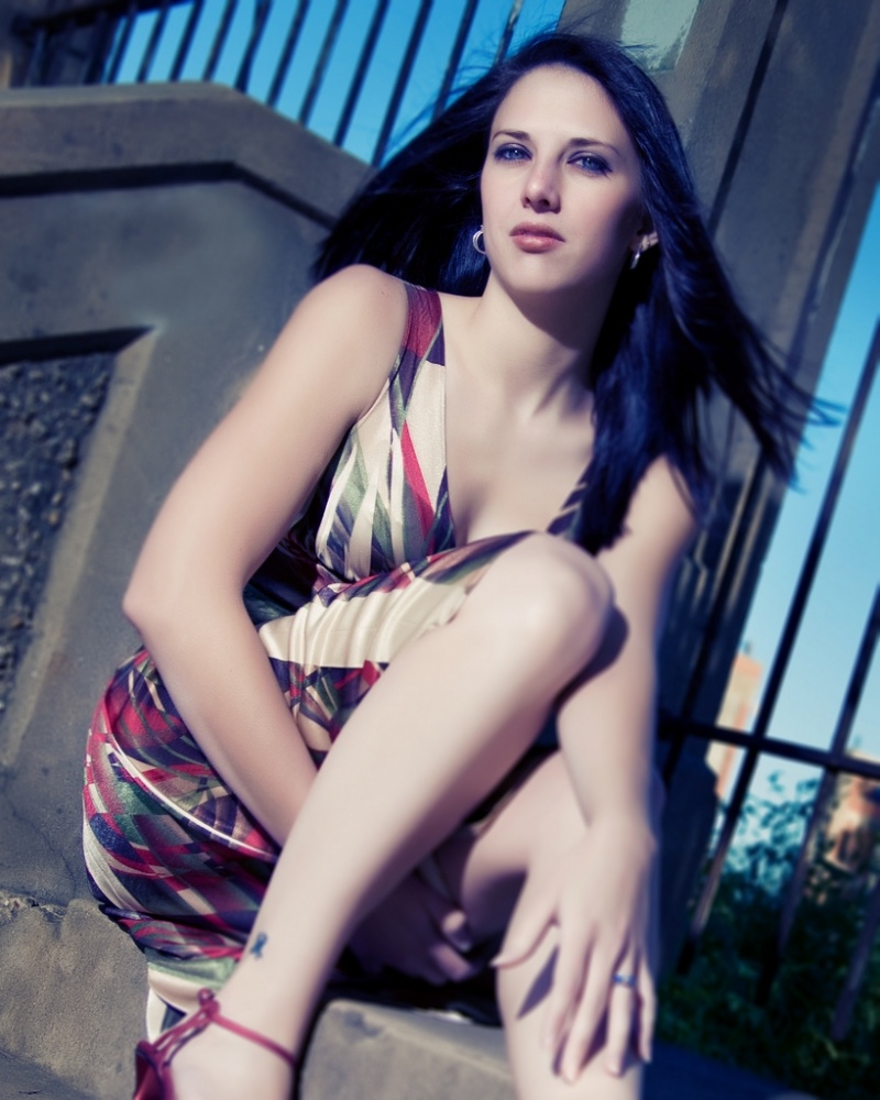 Female model photo shoot of Caty24 by RosalesStudio