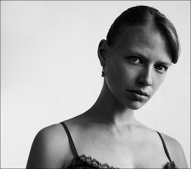 Female model photo shoot of Videl by SandyBone in Los Angeles, CA