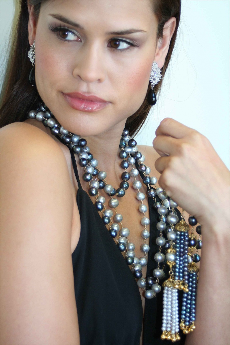 Female model photo shoot of Noelle Perris