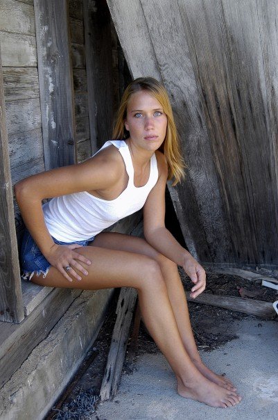 Female model photo shoot of Kylie Ritchey