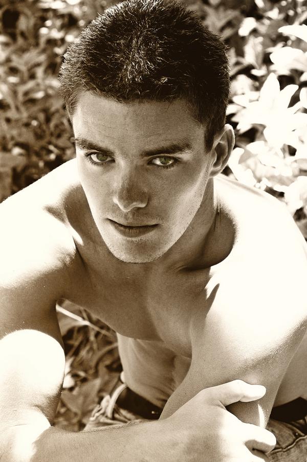 Male model photo shoot of Ian Cross