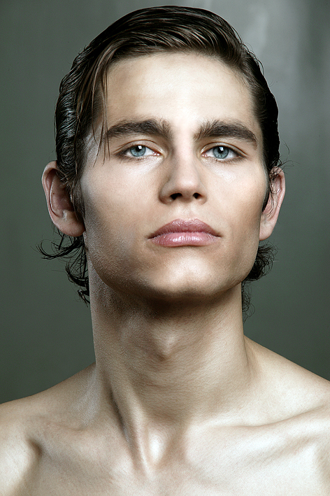 Male model photo shoot of Robert Recker