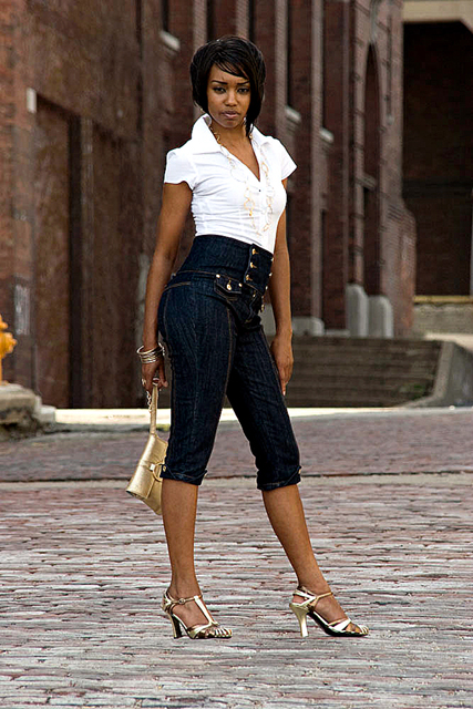 Female model photo shoot of Shaunterious in Downtown