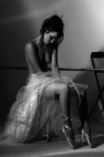 Female model photo shoot of Jenn  Jackson by Phillip Ritchie 