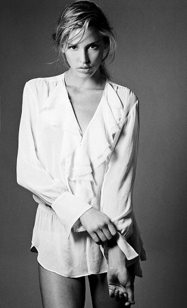 Female model photo shoot of Leanne Thrasher