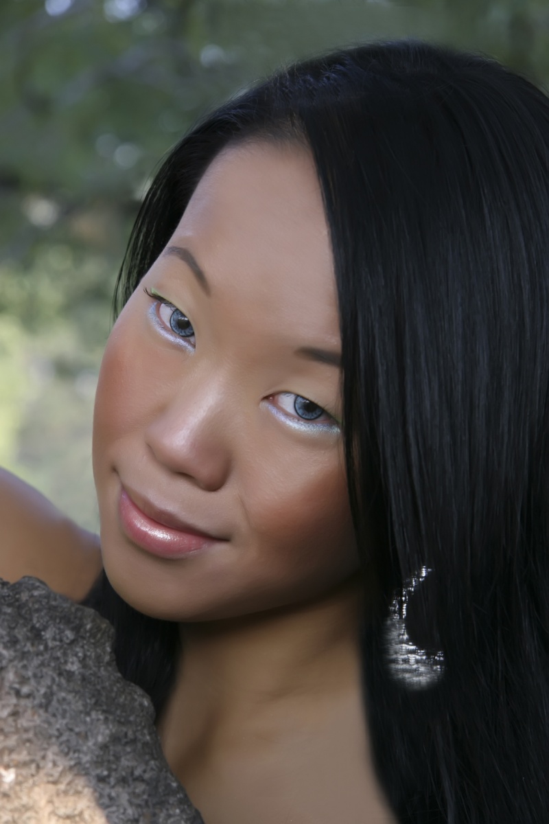 Female model photo shoot of LEIGHLU in mcg park