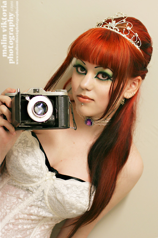 Female model photo shoot of dianne-