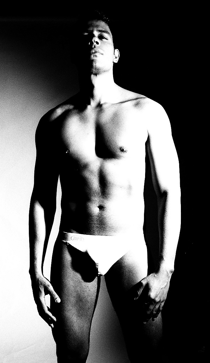 Male model photo shoot of Alessandro Ferraz