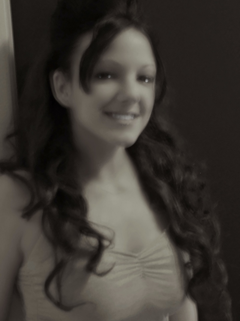 Female model photo shoot of Cinnamon Cinder