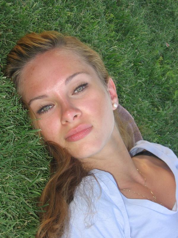Female model photo shoot of Tetyana Akinshyna in Sunset park 1