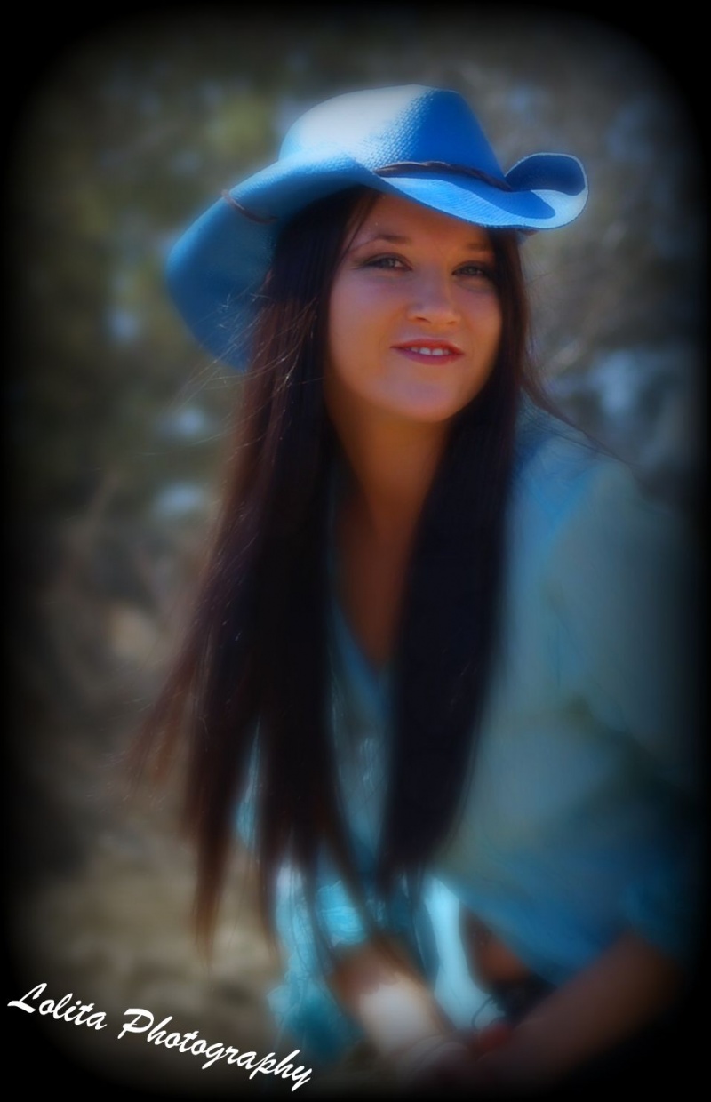 Female model photo shoot of Lolo Bean in Central Oregon