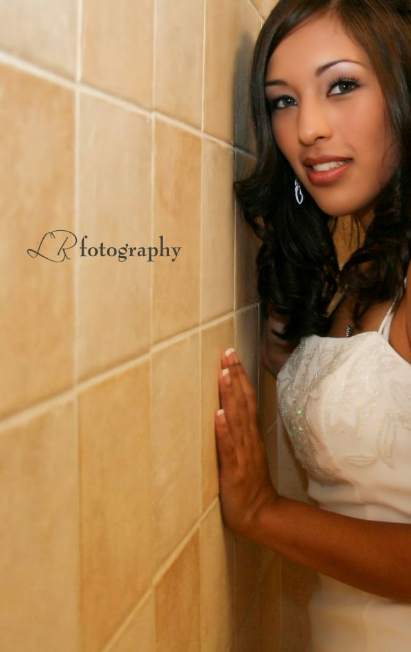 Female model photo shoot of LR fotography by YEMS Photography