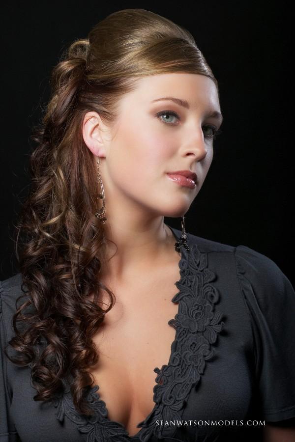 Female model photo shoot of Danielle Hair Magician