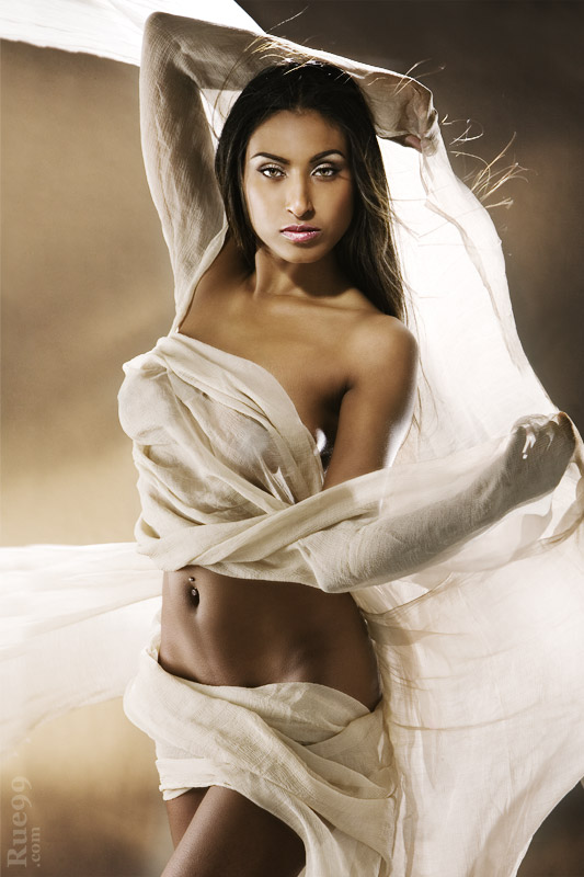 Female model photo shoot of CALI MONROE by Chi - Rue99 Photography