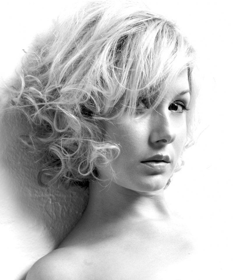 Female model photo shoot of Louise McLoughlin