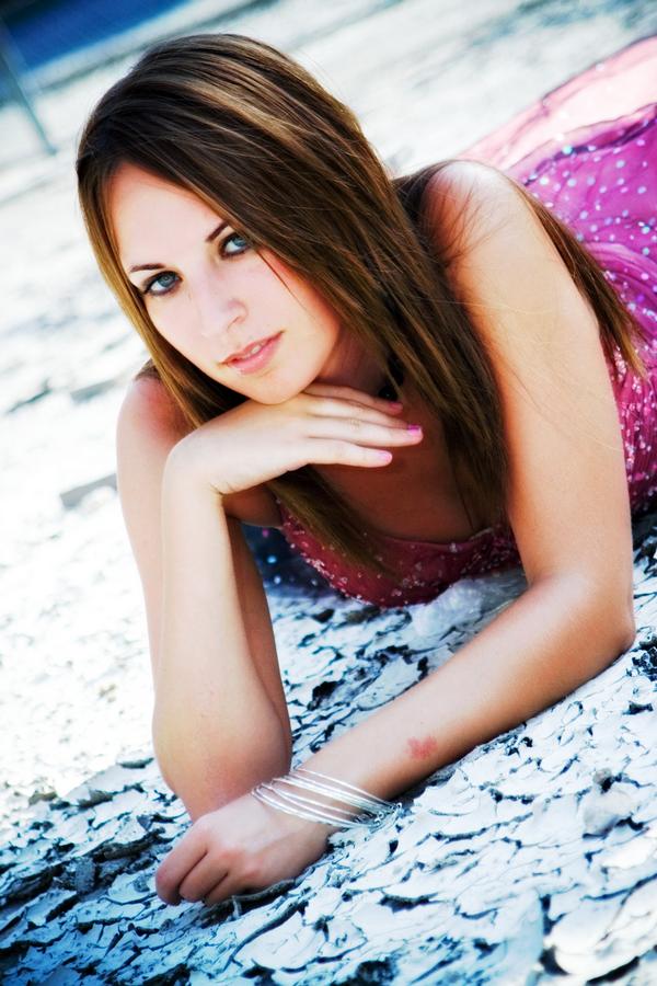 Female model photo shoot of Lindsey_C