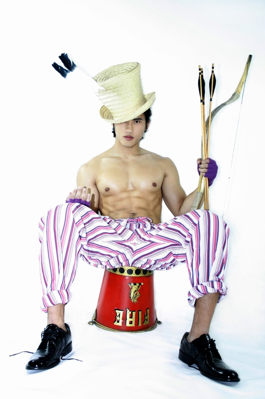 Male model photo shoot of Ian Cheng in Nebraska