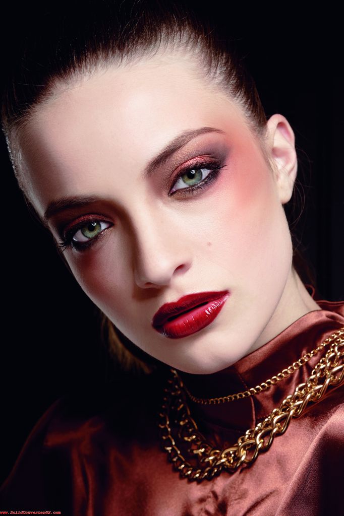 Female model photo shoot of Daniela Avramova