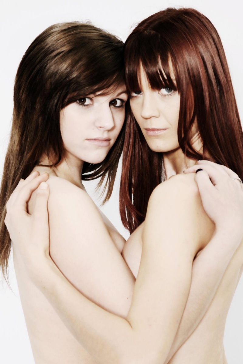 Female model photo shoot of lauramcdonagh and Nata B by Modelshotz