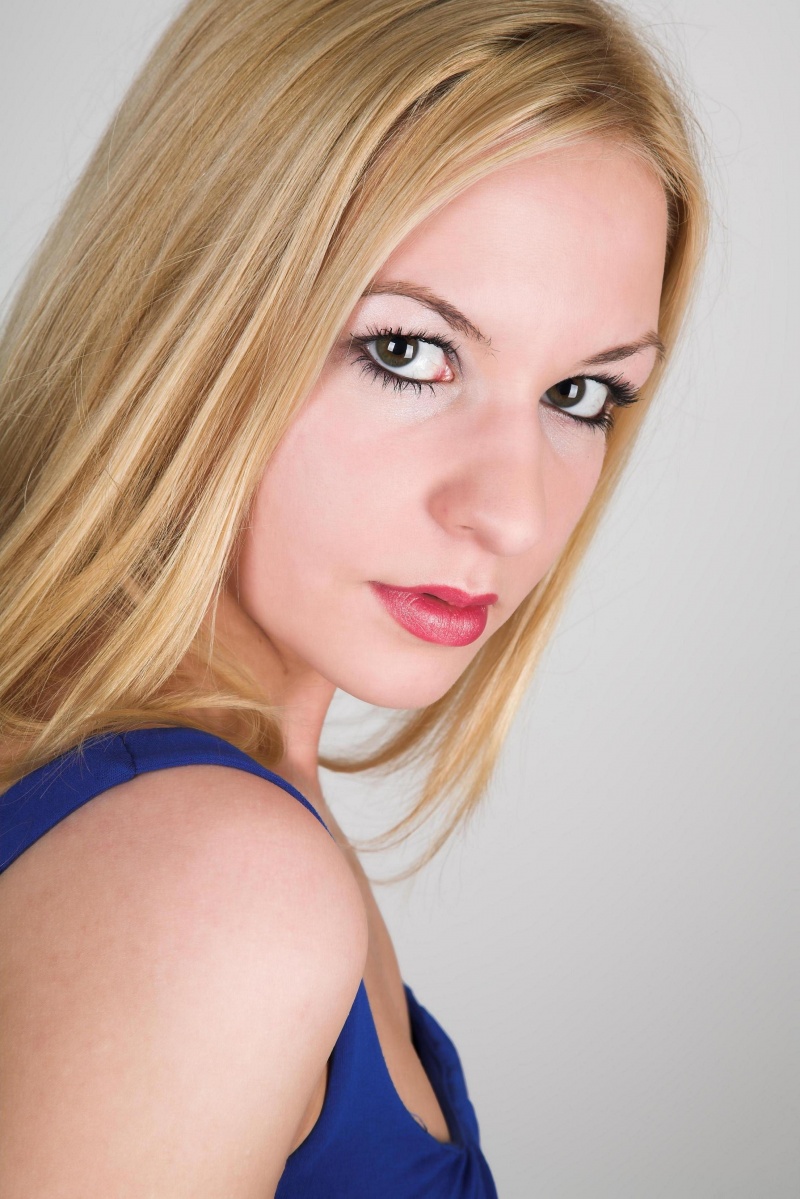 Female model photo shoot of Katharina87
