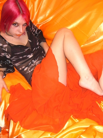 Female model photo shoot of OrangeFaithe