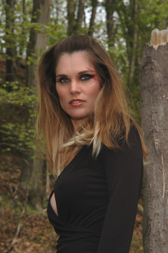 Female model photo shoot of SusanMary by TerrysPhotocountry in Durrand Eastman Walkway Rochester, NY, makeup by melissa a stillman