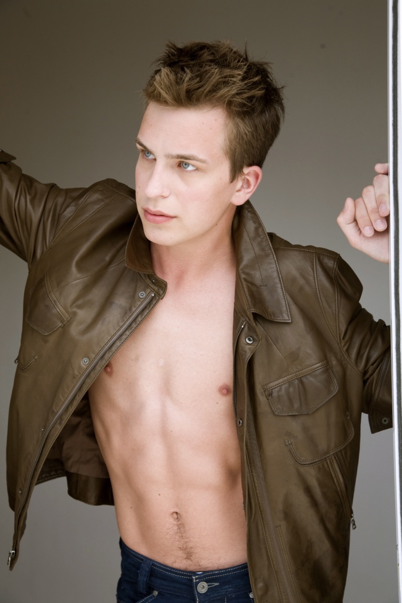 Male model photo shoot of Eugene Lev