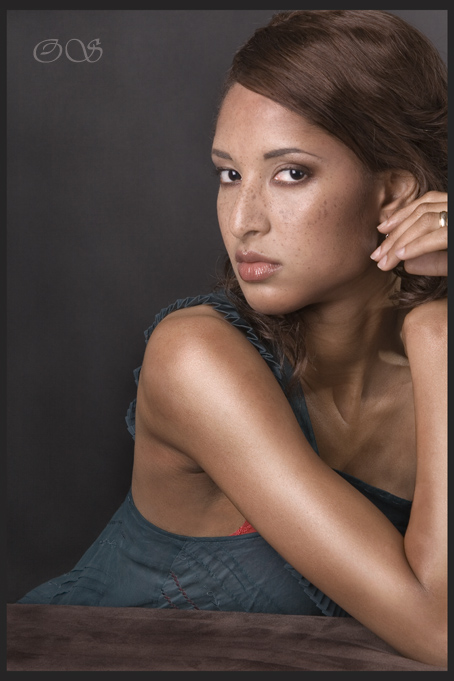 Female model photo shoot of anisa aka nia