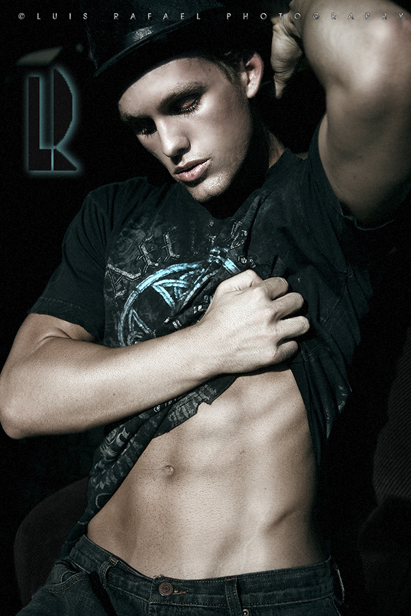 Male model photo shoot of erikb2222 by Luis Rafael Photography