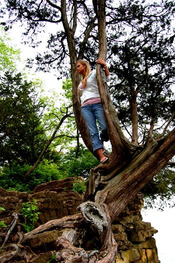 Female model photo shoot of Jenn Lynn xo in kankakee State Park