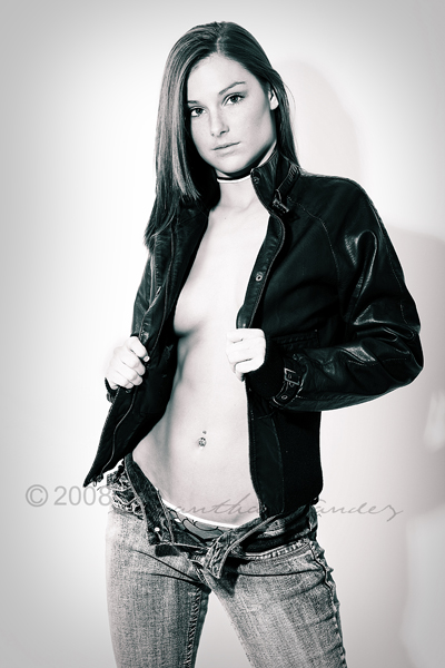 Female model photo shoot of Sarah Hubbard by Samantha Nandez 