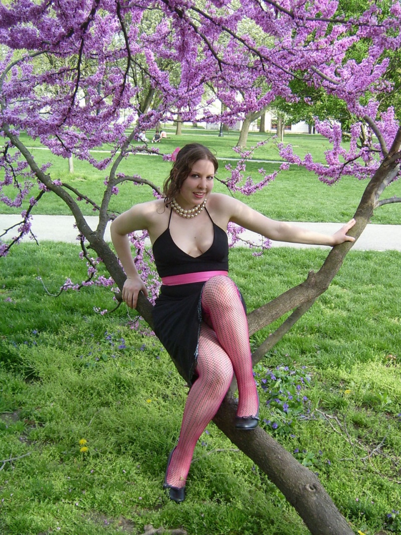 Female model photo shoot of Peach Roulette in Ohio State University