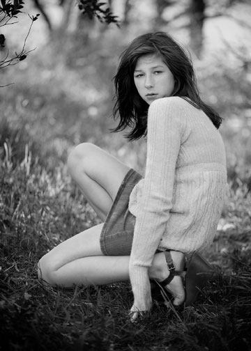 Female model photo shoot of Linen Photography