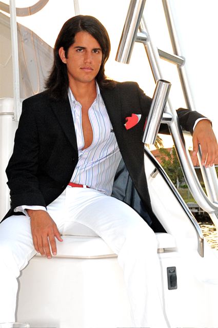 Male model photo shoot of Enrique Aviles in Miami