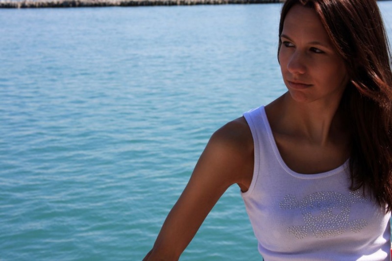 Female model photo shoot of Jen McCarthy by nopezero in Navy Pier