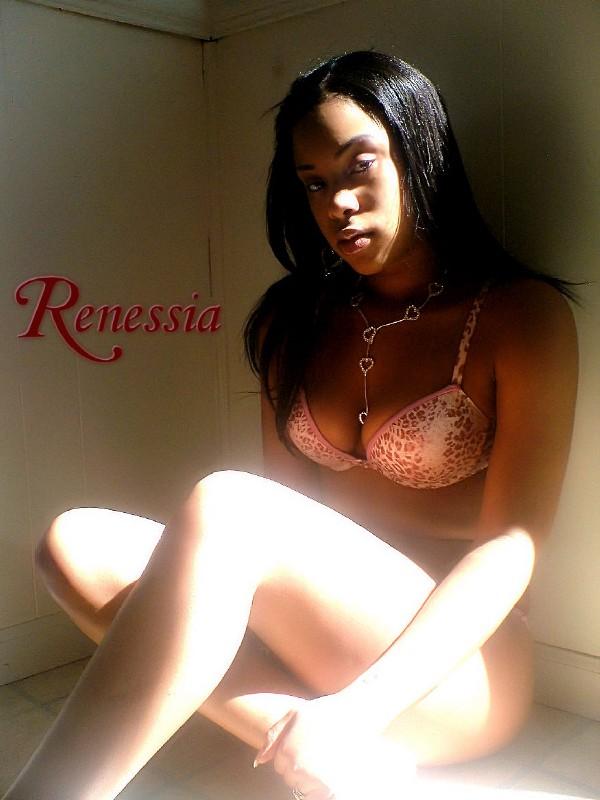 Female model photo shoot of Renessia