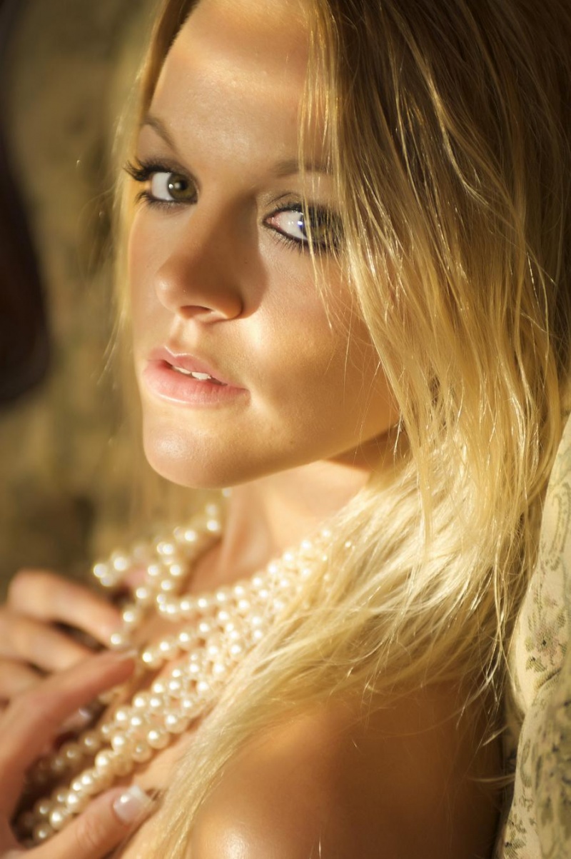 Female model photo shoot of Katelyn Emily