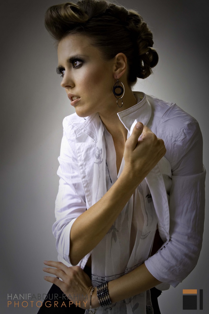 Female model photo shoot of LuisaV  and nnnn nn by Hanif Abdur-Rahim, makeup by brendasmojo