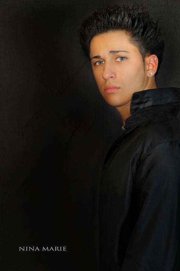 Male model photo shoot of Andre Gharibadeh