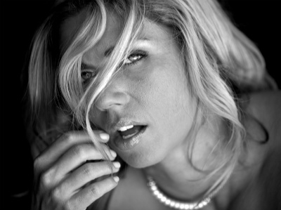Female model photo shoot of Chelsea Lotus in Palm Desert California in the black box