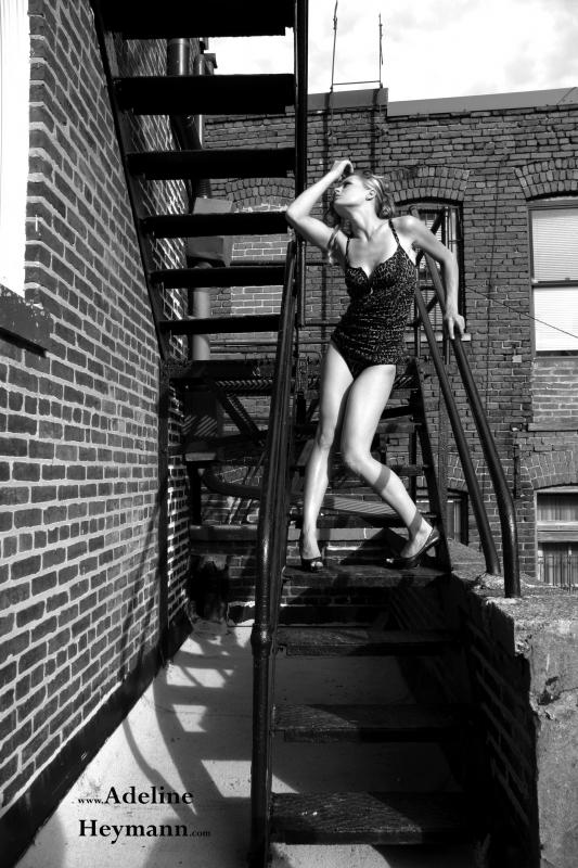 Female model photo shoot of Heather Lindsay